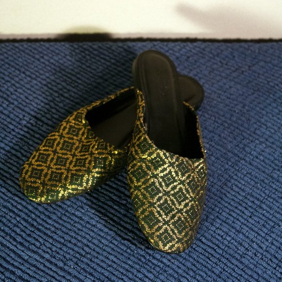 Patterned Slides - Picture 2 of 3